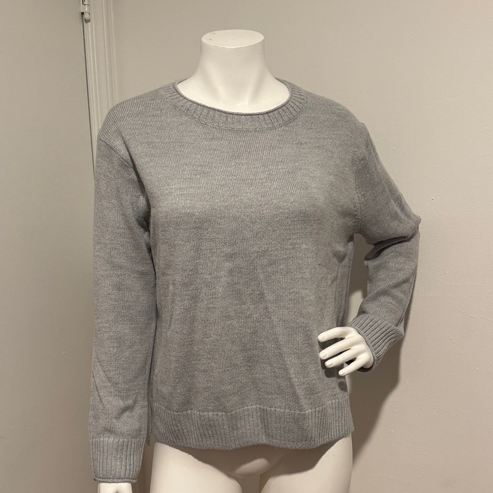 SOLD Banana Republic Light Gray Crew Neck Sweater